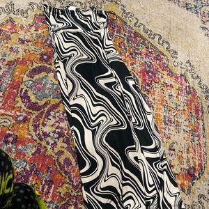 Small forever 21 dress with slit